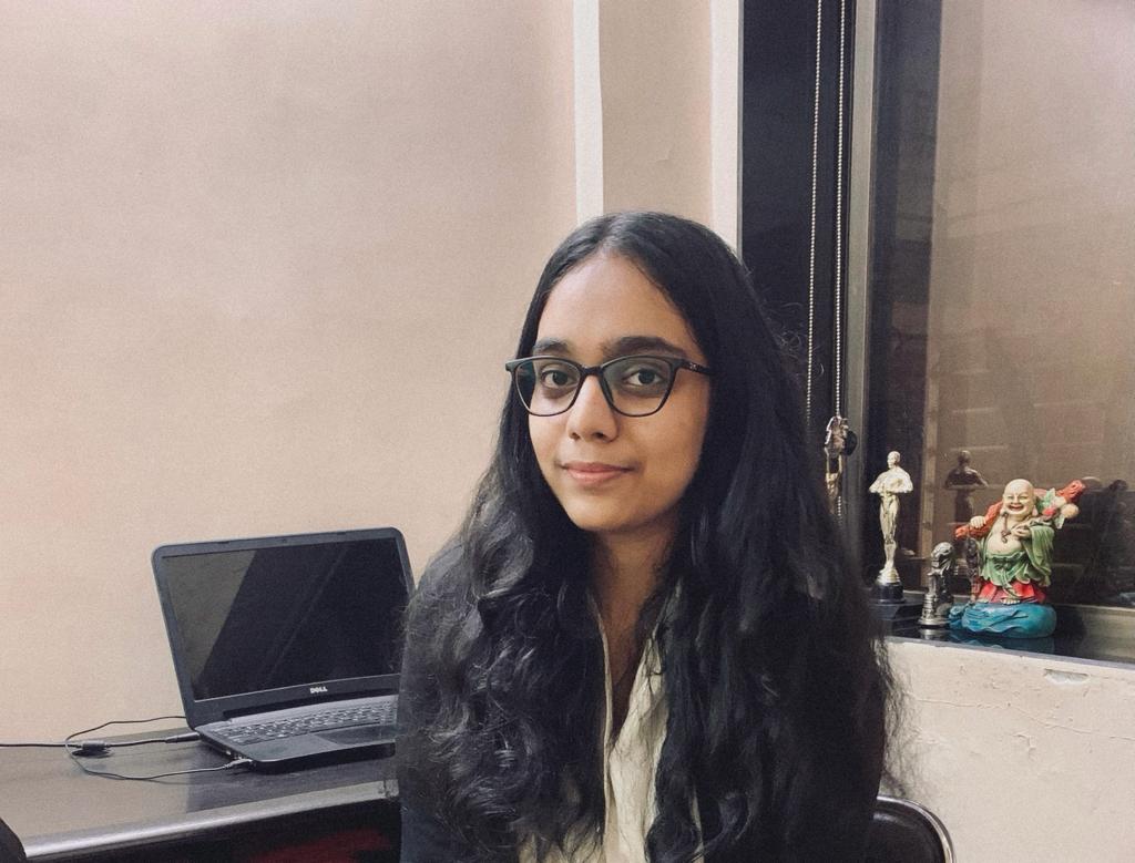 Ms. Harshee Pitroda, B.Tech Pursuing, Expert in Python & Machine Learning and Web development